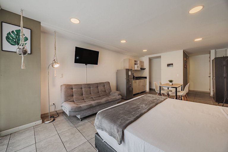 Loft con balcón en el centro de Medellin